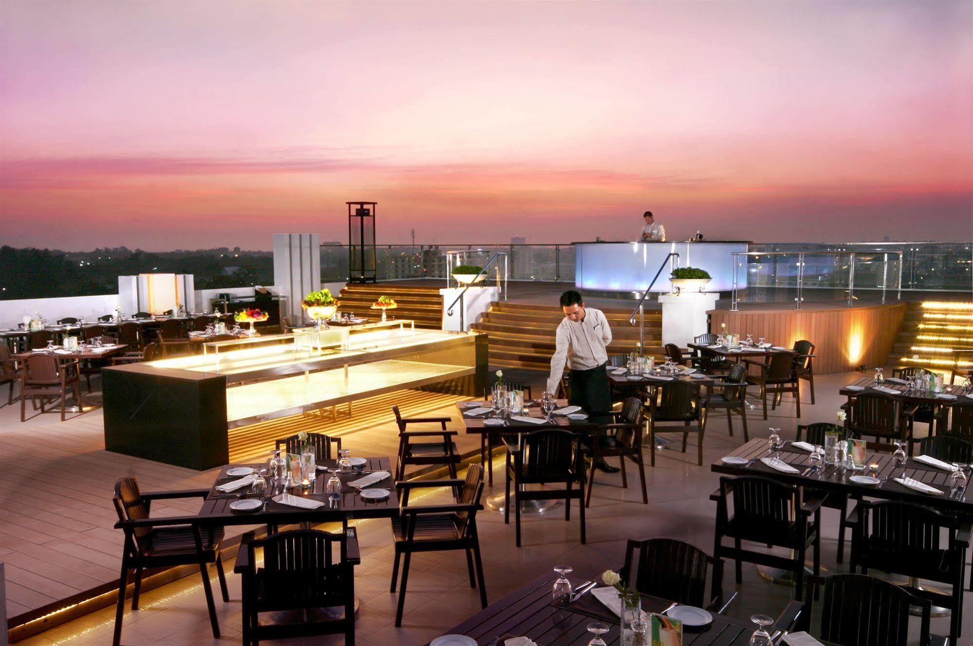 Kameo Grand Hotel & Serviced Apartment, Районг Екстериор снимка
