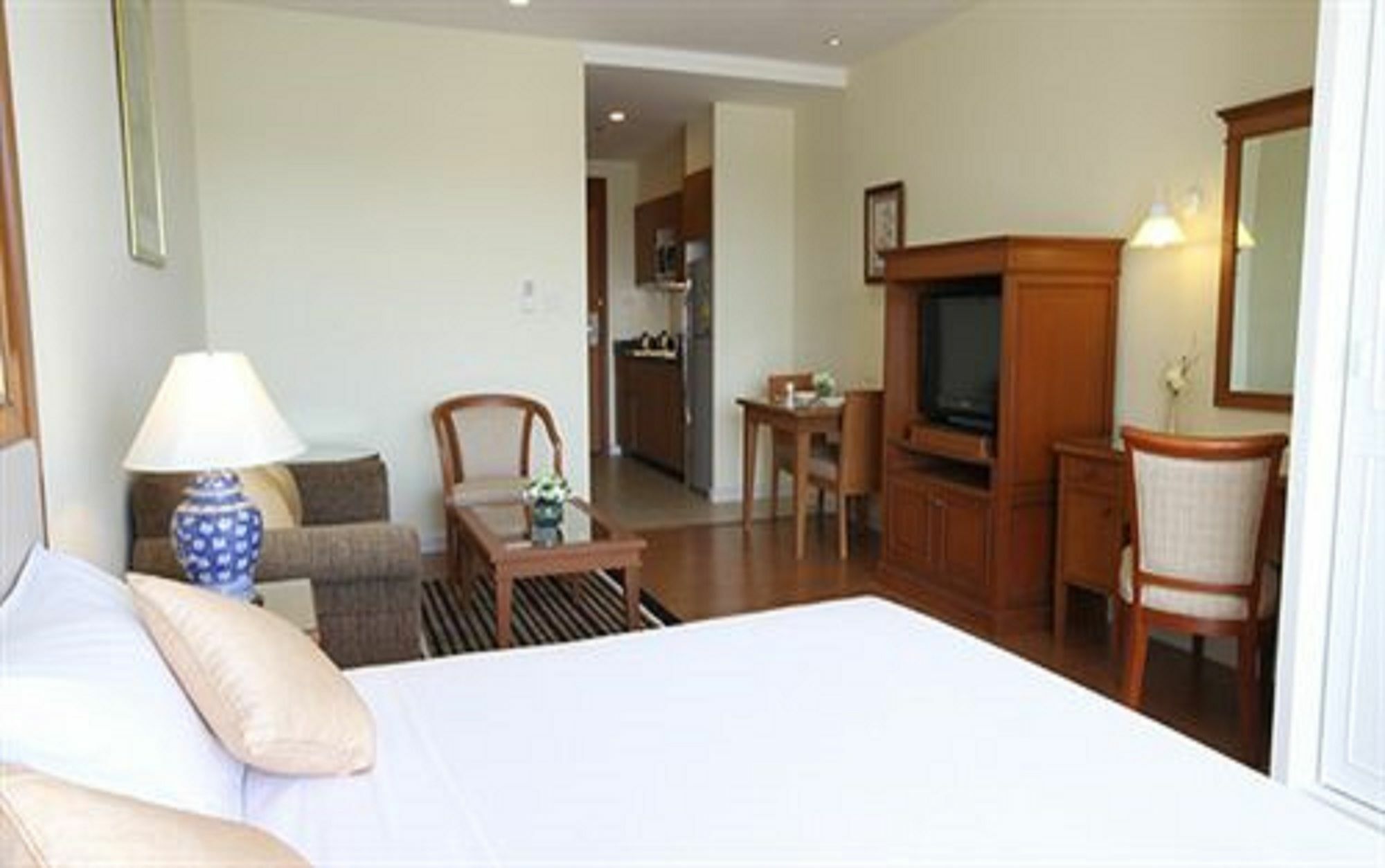 Kameo Grand Hotel & Serviced Apartment, Районг Екстериор снимка